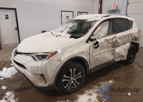 2016 Toyota Rav4 Le z USA, uszkodzony, nr VIN 2T3BFREV9GW414416